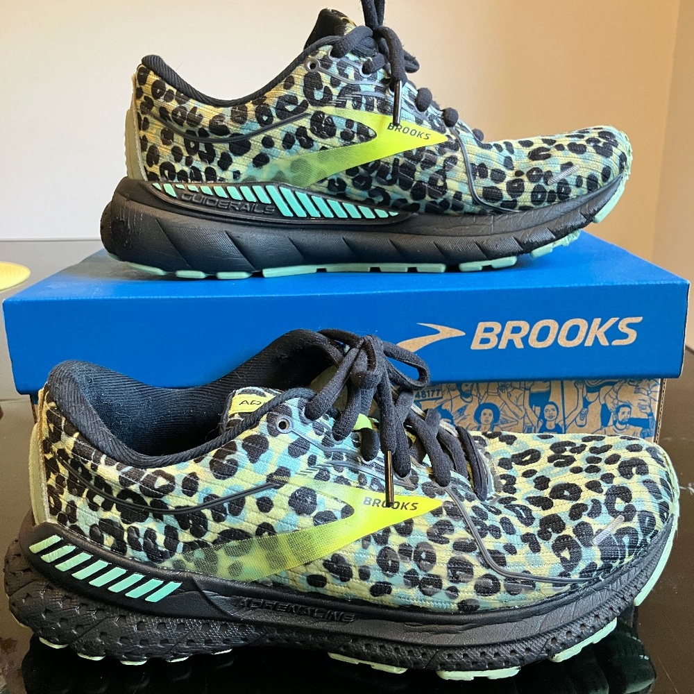 Brooks Adrenaline GTS 21 Leopard Women's Size 6